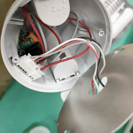 Foco Led Emergencia Portatil Inteligente Bateria Con Gancho